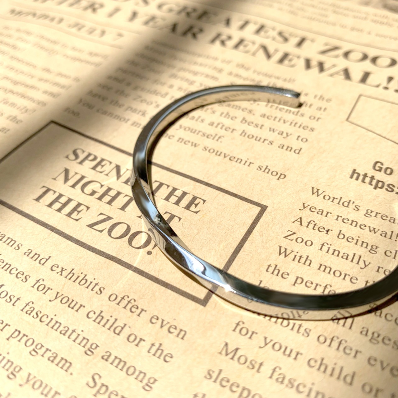 ステンレスナローツイストバングル