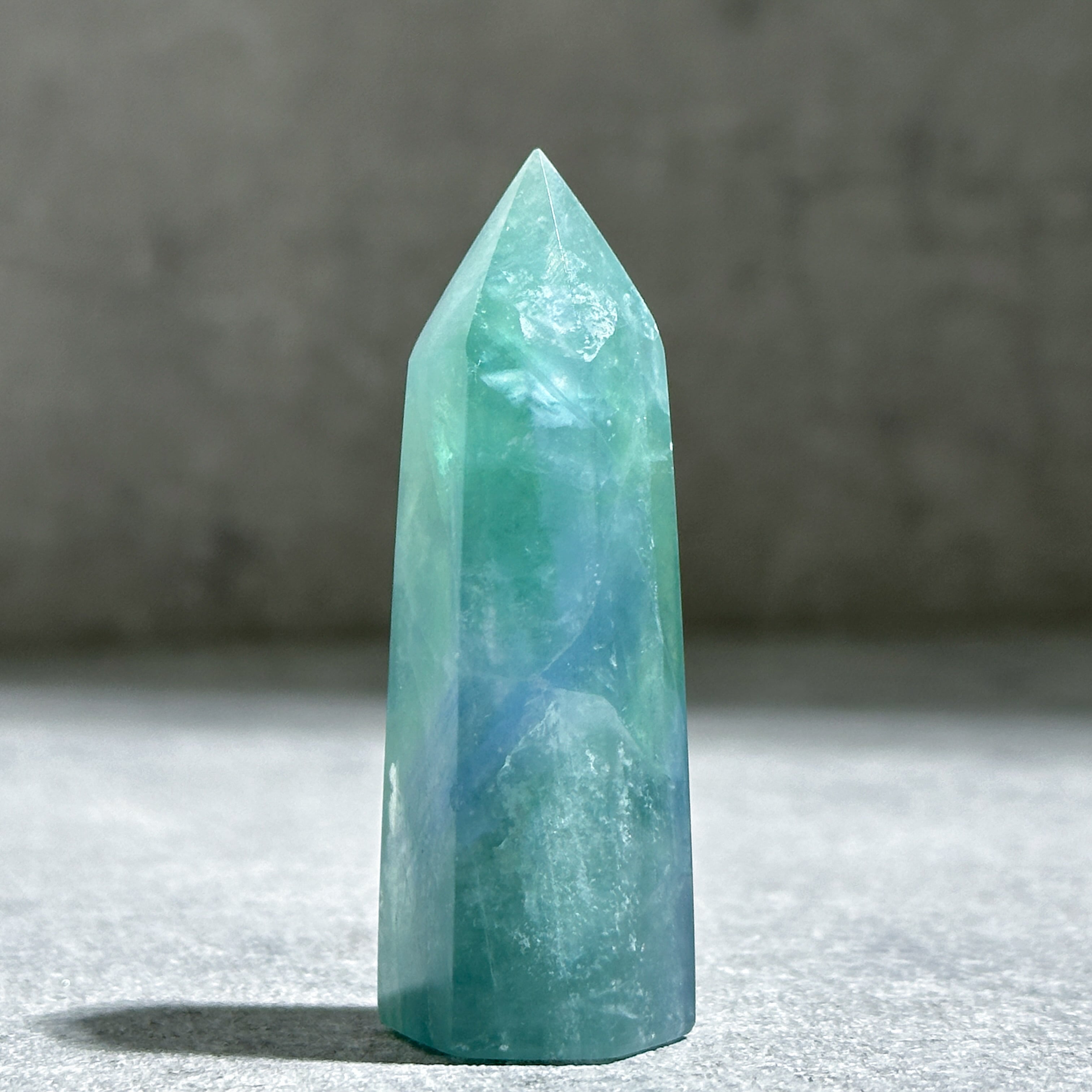 ブルー、グリーンフローライト タワー型13◇ Rainbow Fluorite