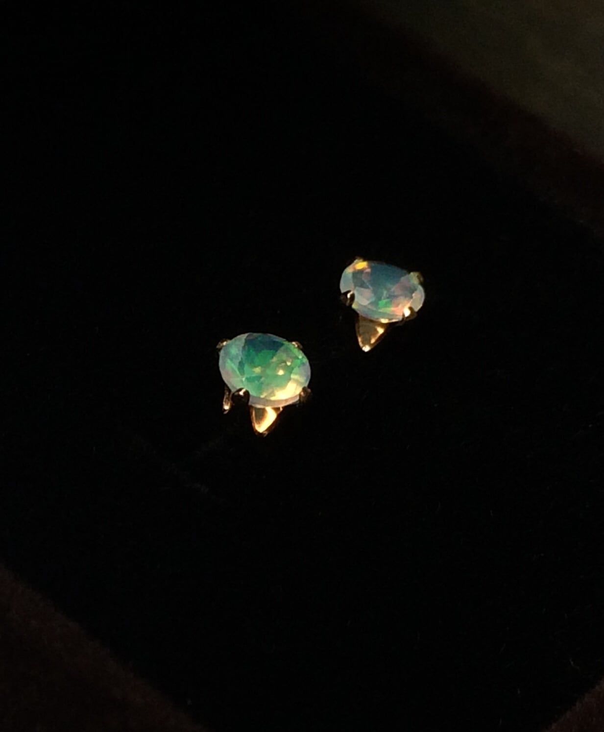 もさ◆エチオピアオパールひと粒ピアス 楽天市場】K18 エチオピアオパール ピアス※在庫が無くなり次第