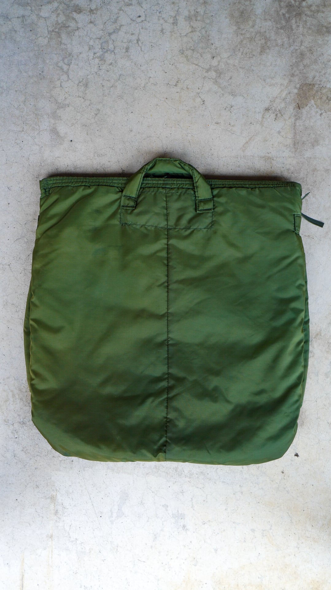 2008】米軍(アメリカ軍) ヘルメットバッグ プラスチックジッパー《US