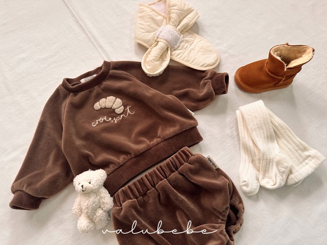 【予約】Soft Velour Bloomer (Bebe)