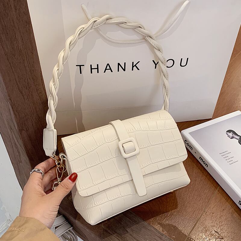 フレンチテクスチャー人気バッグ2020ニュータイドネットレッドワイルドレディクロスボディバッグファッションショルダースモールスクエアバッグ Tiancai_Wing_Bag8853279