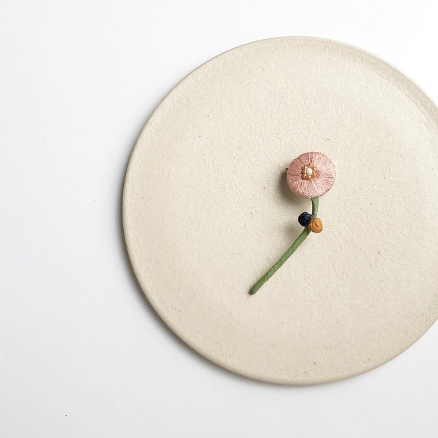 flower  ブローチ　刺繍　桃