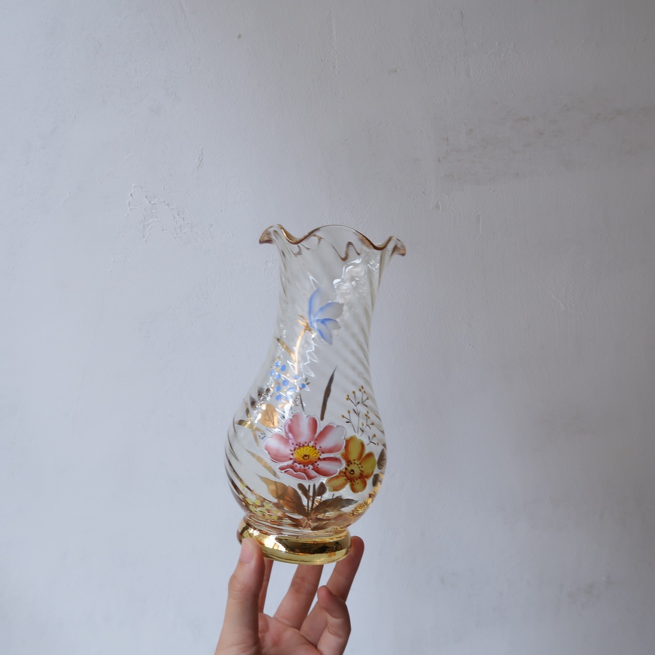 お花のペイントの花瓶