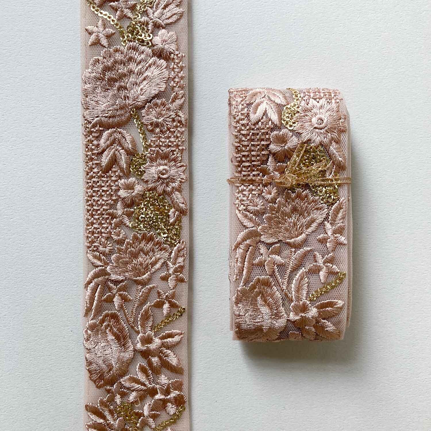 再入荷〉スパンコールとクロスステッチ入お花刺繍リボン（1mカット