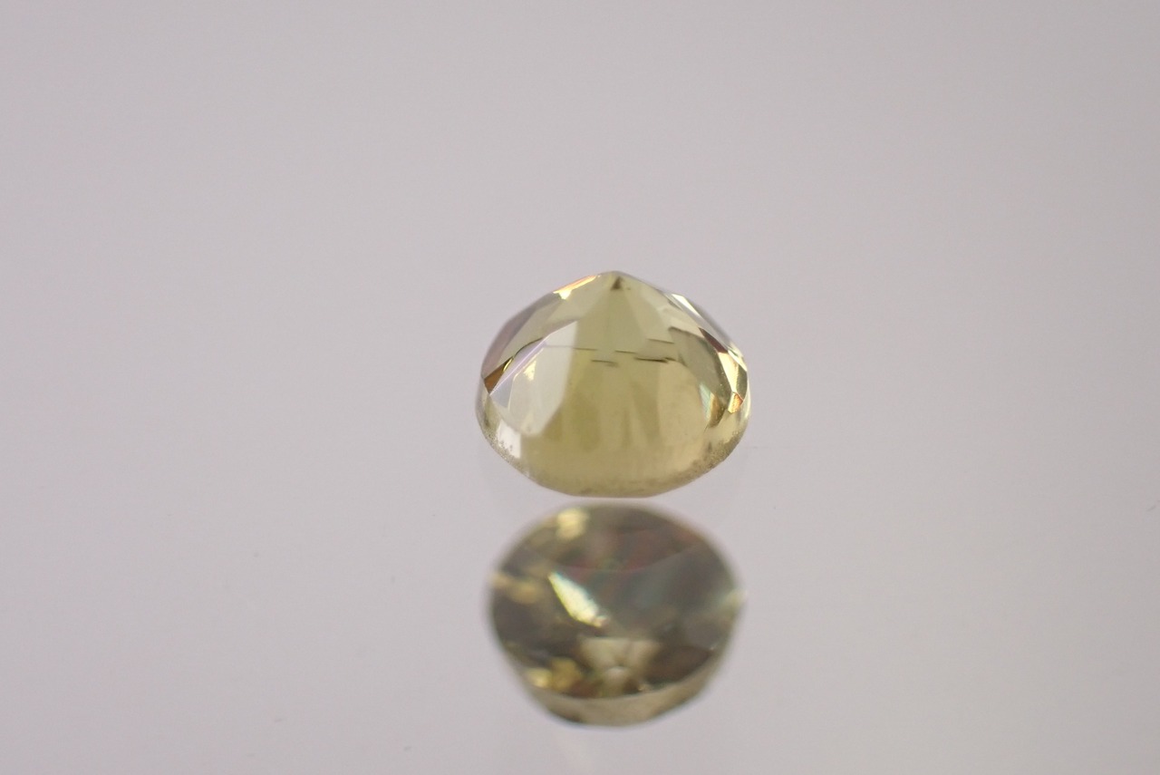 ジルコン　0.24ct　 [D9-59]