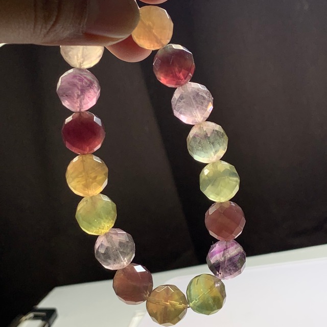 no12.多彩な変わった色合いフローライト・ブレスレット