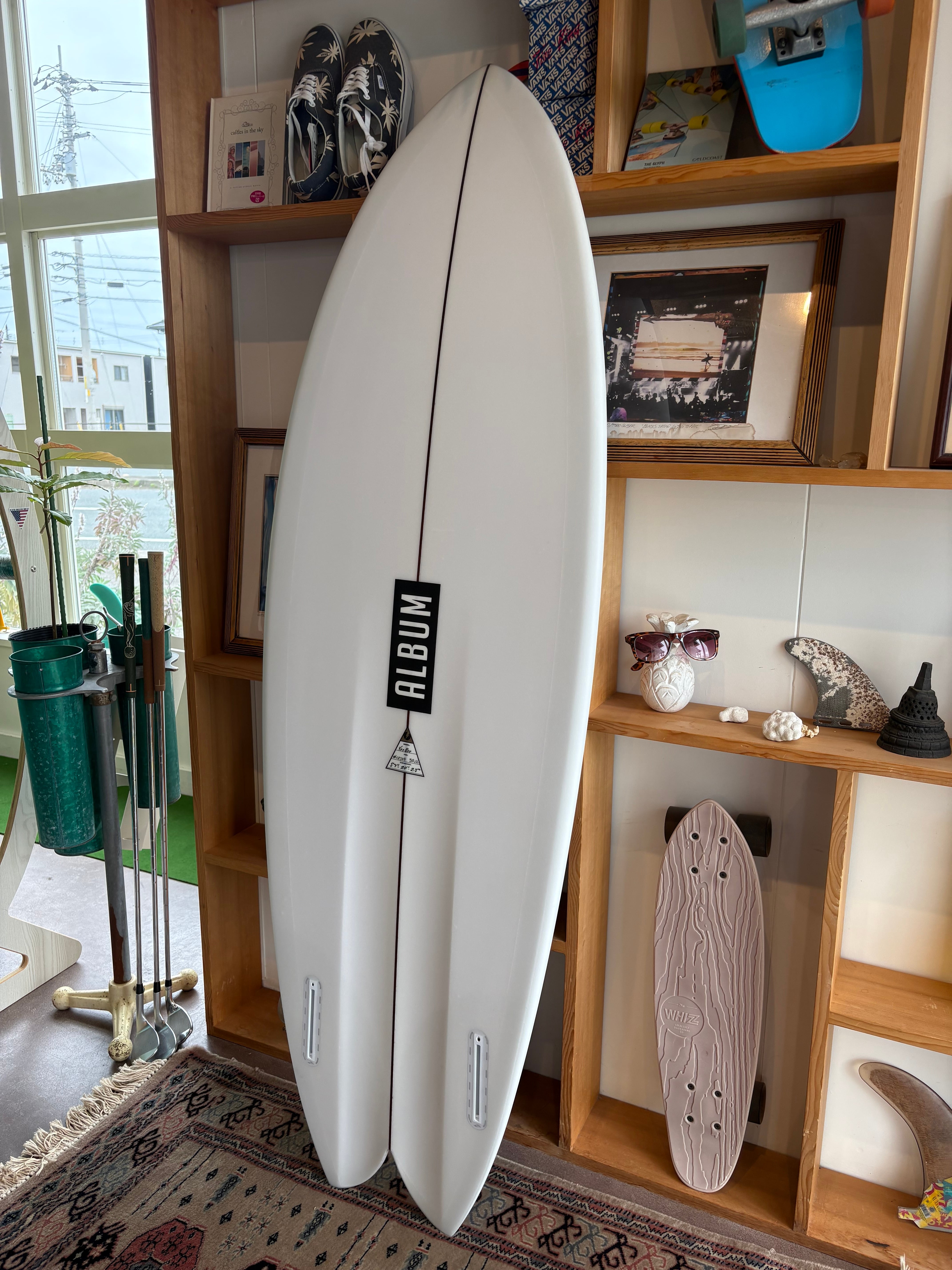 ALBUM SURFBOARD 5'4