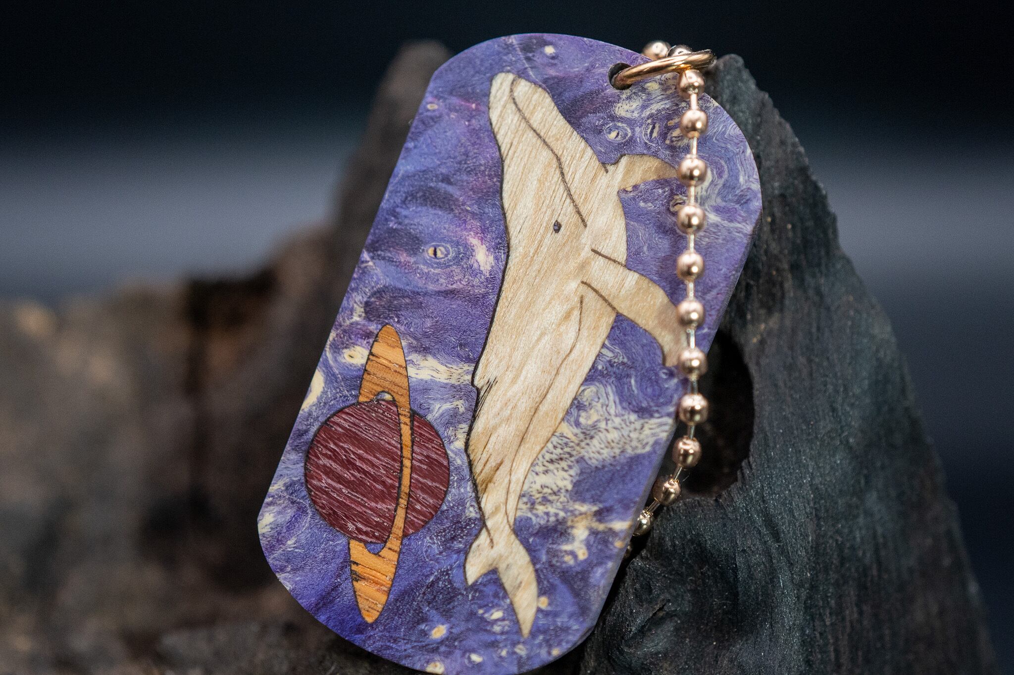 スタビライズウッド メープルバール ドッグタグ 象嵌 勇魚と惑星