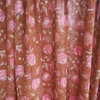 ブロックプリント生地【50cm単位】インド綿 片耳デザイン付き 花柄 ブラウン×ピンク #43989-BR1