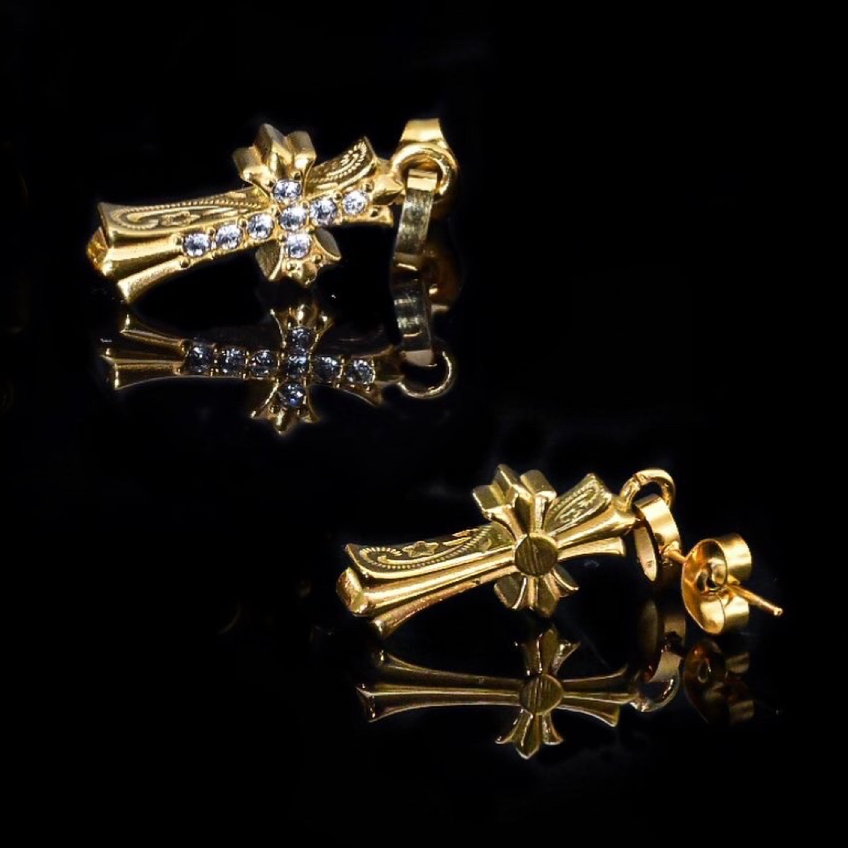 片耳のみ】316L Hawaiian cross zirconia pierce | ✯Lucliss Jewelry✯