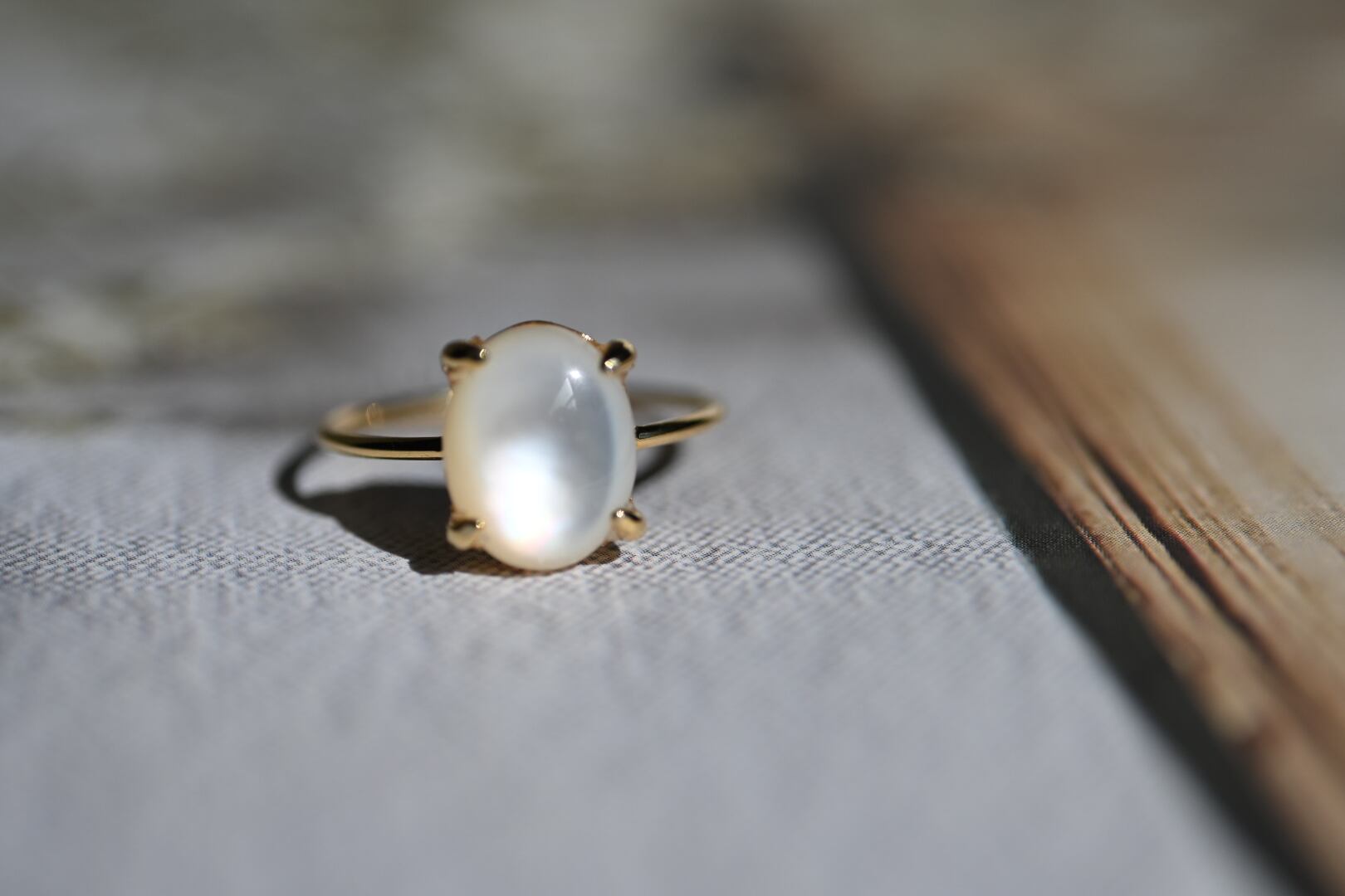 ホワイトシェル（白蝶貝）オーバルカボションリング | Grass Four 