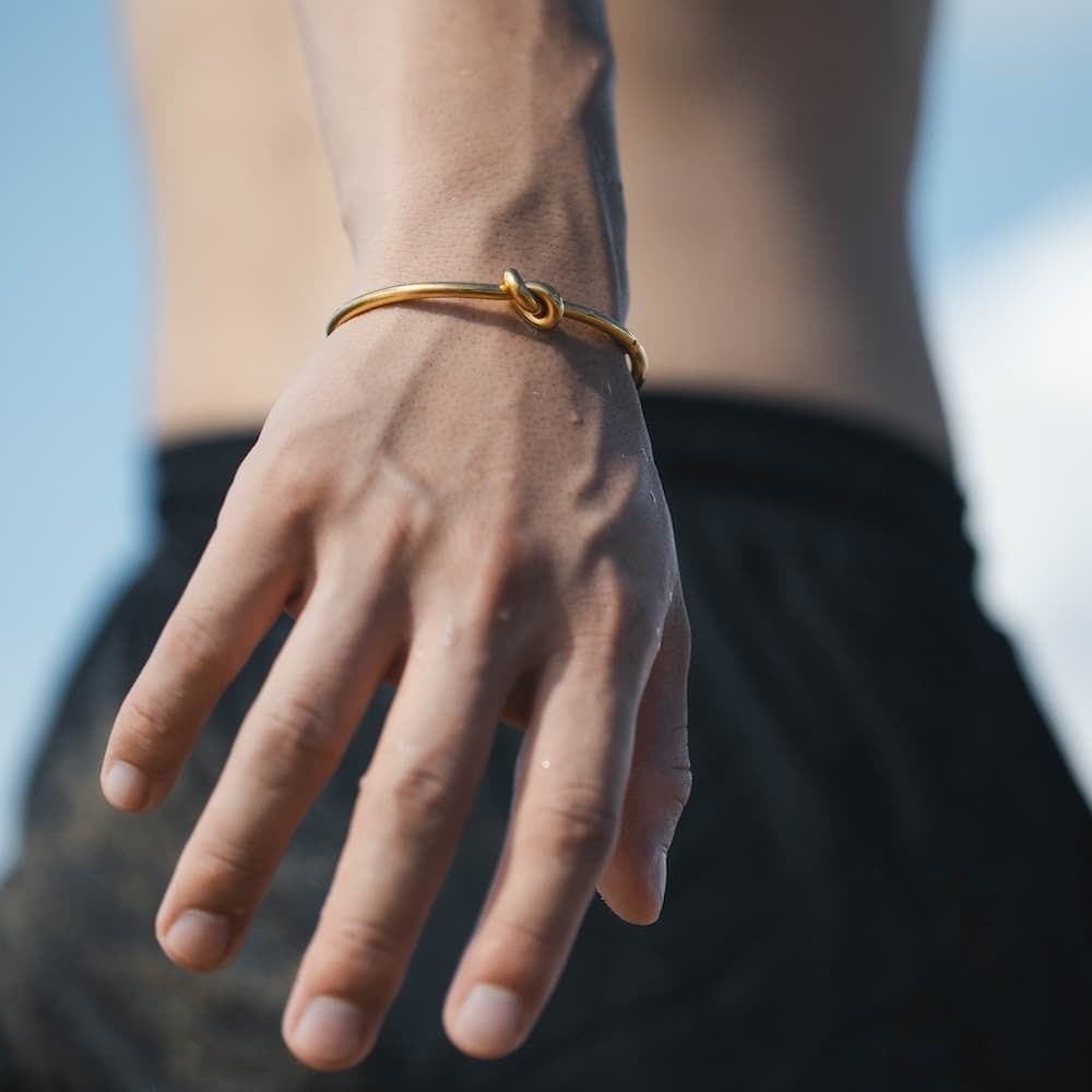 knot bangle (gold) #b24 | garcia