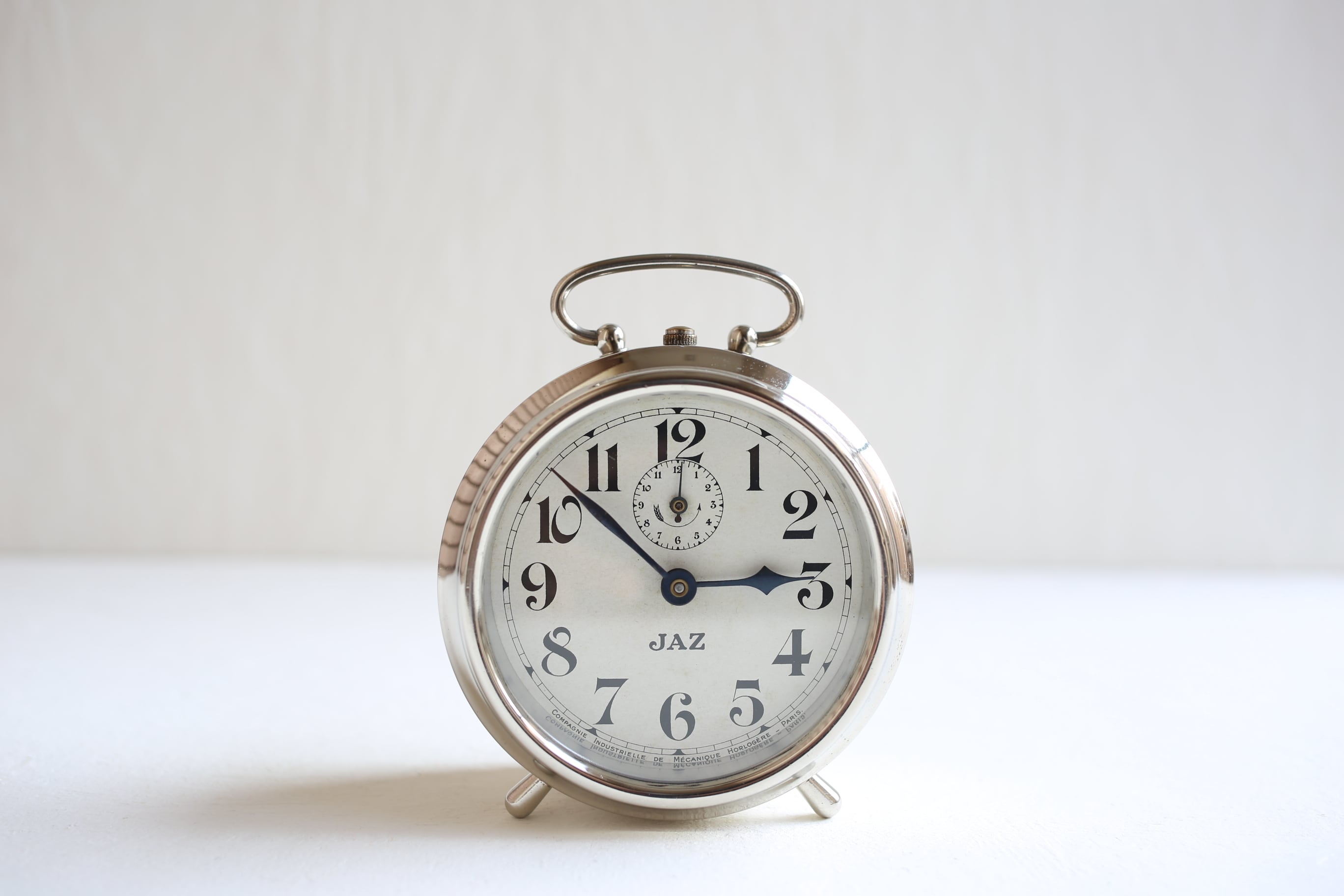 フランス アンティーク JAZ 目覚まし時計 初期モデル クローム 黒数字 N-02954