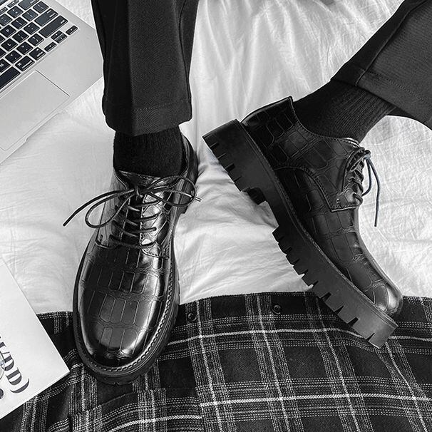【予約販売】レザーシューズ 革靴 メンズ ローファー クロコダイル風 厚底 艶あり 靴 デザイン モード ブラック 黒 お洒落 カジュアル シック パーティー 結婚式 24cm/24.5cm/25cm/25.5cm/26cm/26.5cm/27cm