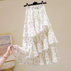 ティアードスカート レディース スカート ボトムス フレア ウエストゴム 伸縮性 かわいい 大人可愛い 上品 おしゃれ ガーリー エレガント 存在感 ラブリー キュート ロマンティック フェミニン 花柄 フラワー 春 夏 秋 ロングシーズン 学生 デート お出かけ イベント 女子会 休日 ショッピング コンサート ライブ お花見 カフェ 韓国 オルチャン コーデ 体型カバー 美脚 脚長 プチプラ 普段使い 着回し モテ 清楚 インスタ映え S M L XL 2XL 小さいサイズ 大きいサイズ 春カラー