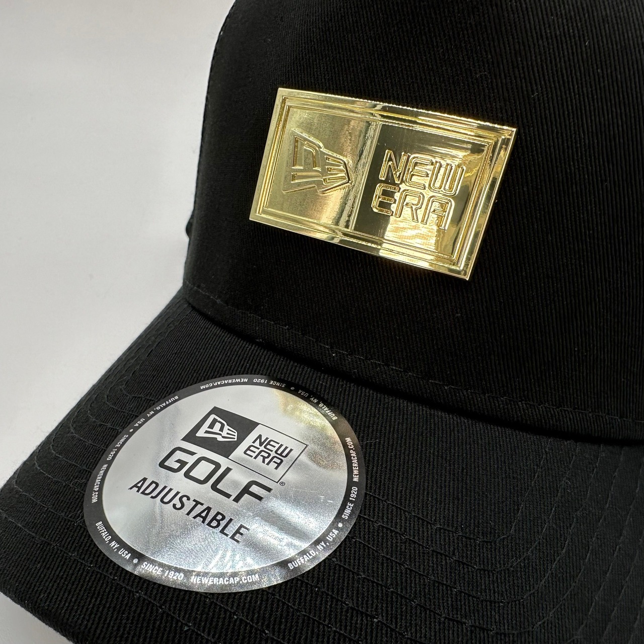 【ゴルフ】 NEW ERA 9FORTY/940 A-Frame トラッカー Box Logo ボックスロゴ Metal Plate ブラック