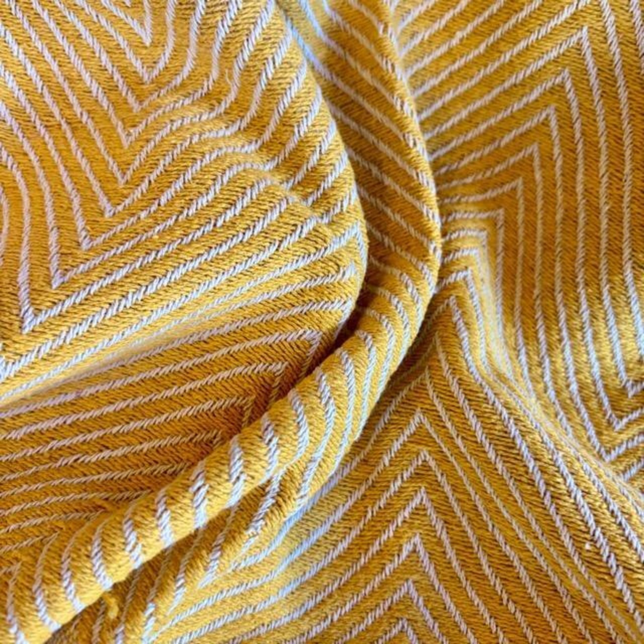 India Cotton Throwket Wave 140x200cm 5 colors available: Yellow, Olive, Blue, Natural, and Mocha