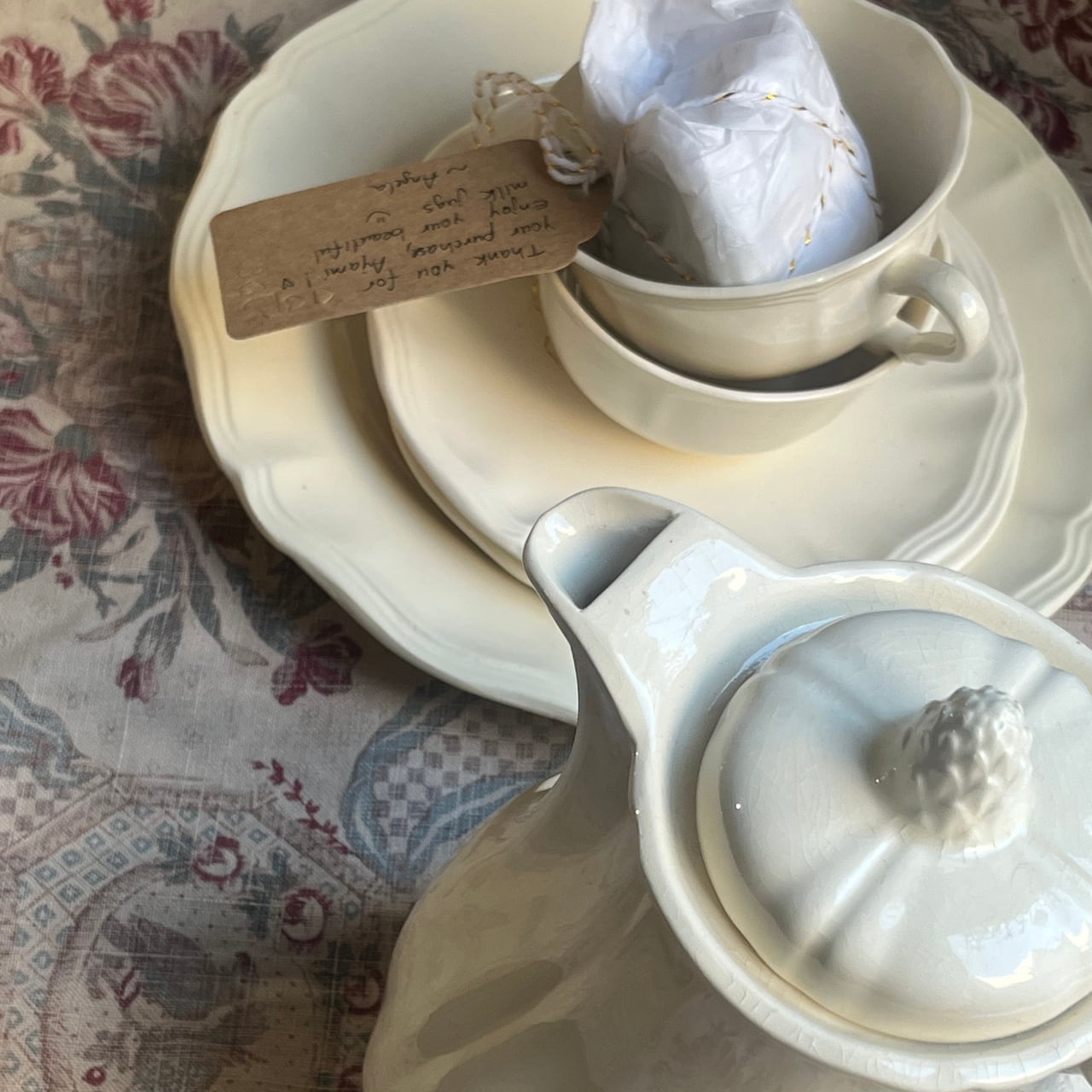 フランス製 ヴィンテージ 食器】サルグミンヌ 花リム カップ＆ソーサー