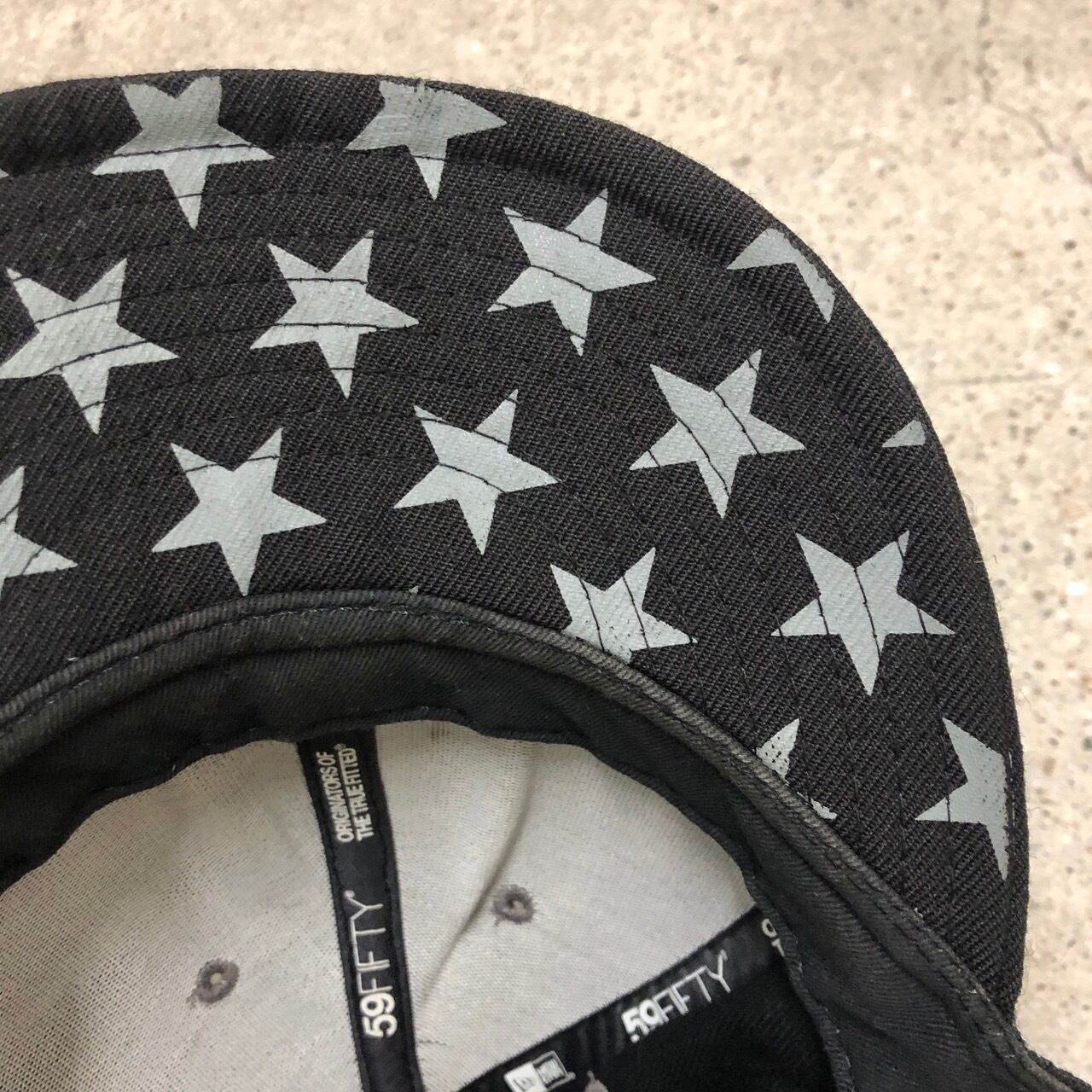 STUSSY New Era 総柄 ベースボールキャップ STUSSY × NEWERA/Beaseball cap/7 3/4 (61.5cm)/ベースボールキャップ