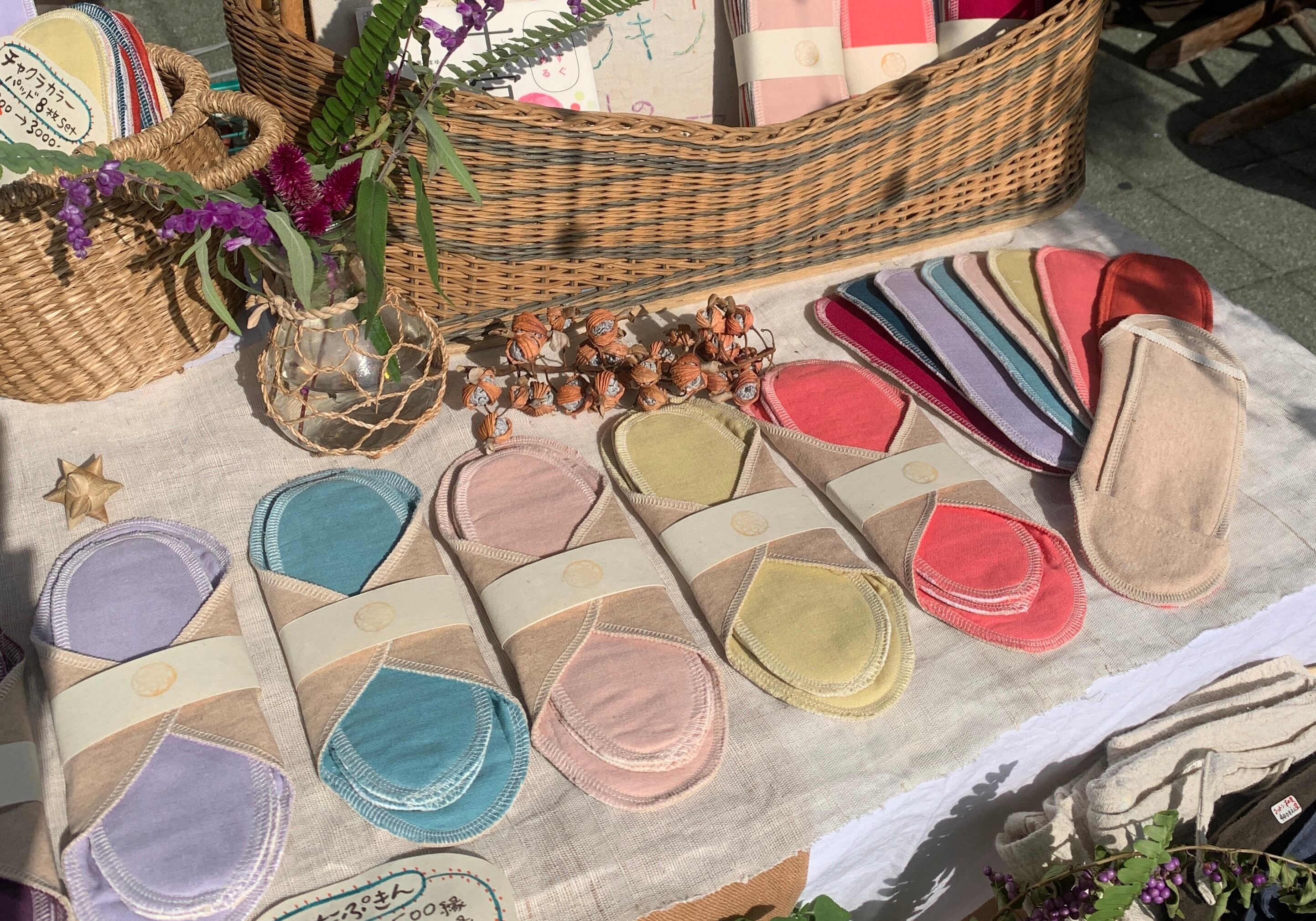 チャクラカラー布ナプキンセット　ホルダー２枚パッド8枚付き