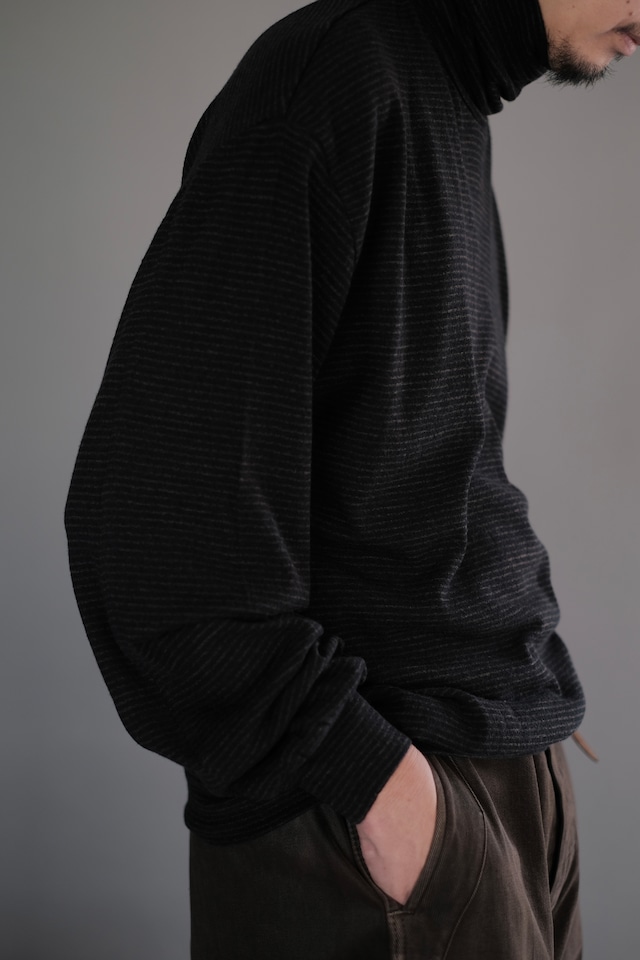 ULTERIOR / SUPER FINE WOOL COTTON TURTLE-NECK TOP (BORDER STRIPE)