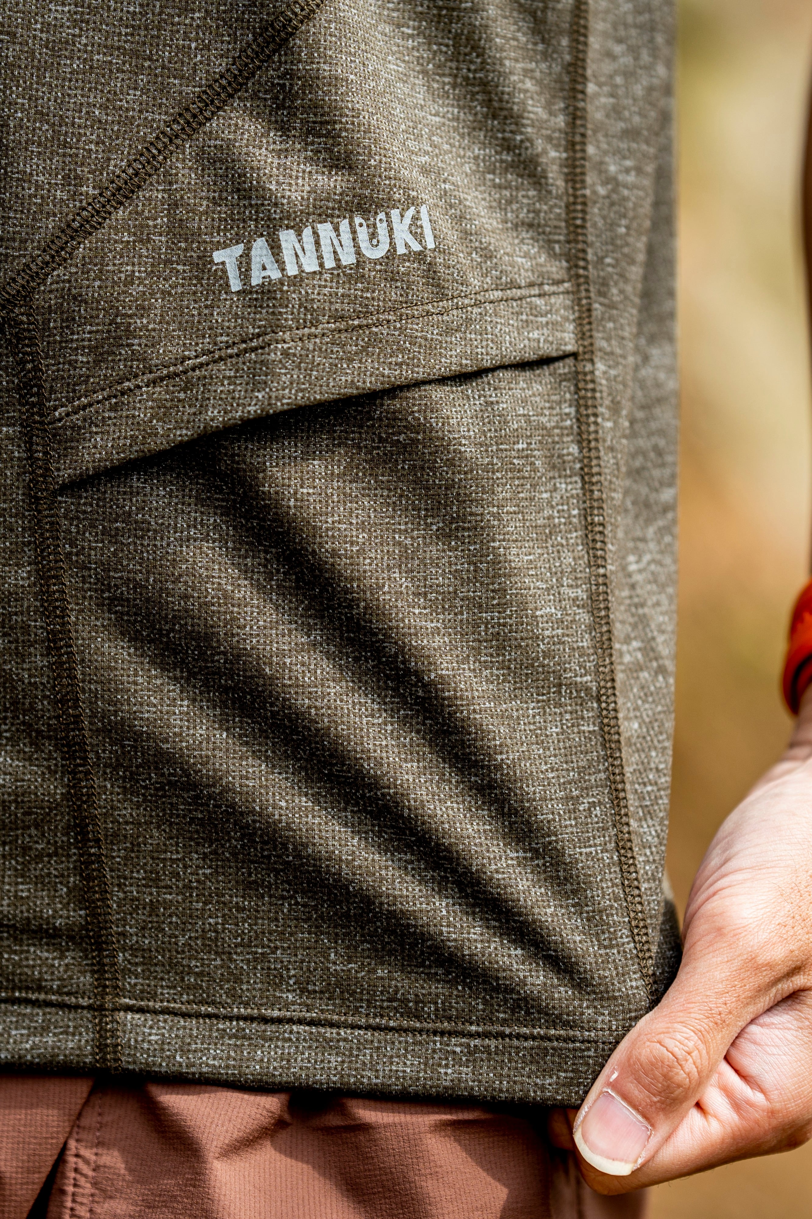 Arrow S/S Henry: Color Dark Khaki | TANNUKI Running Wear Shop