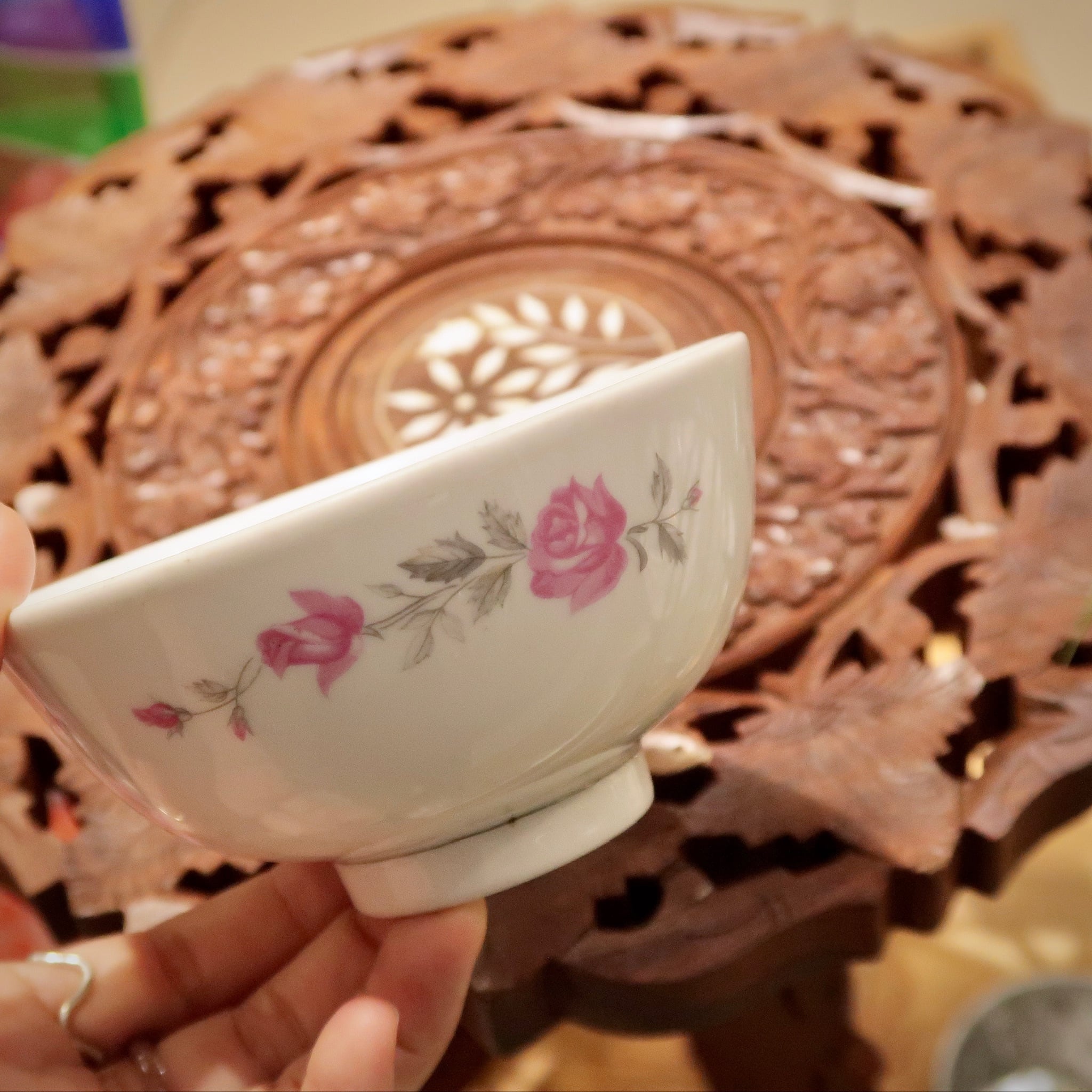 台湾食器】淡いピンクのお花-お椀 | SUISUI