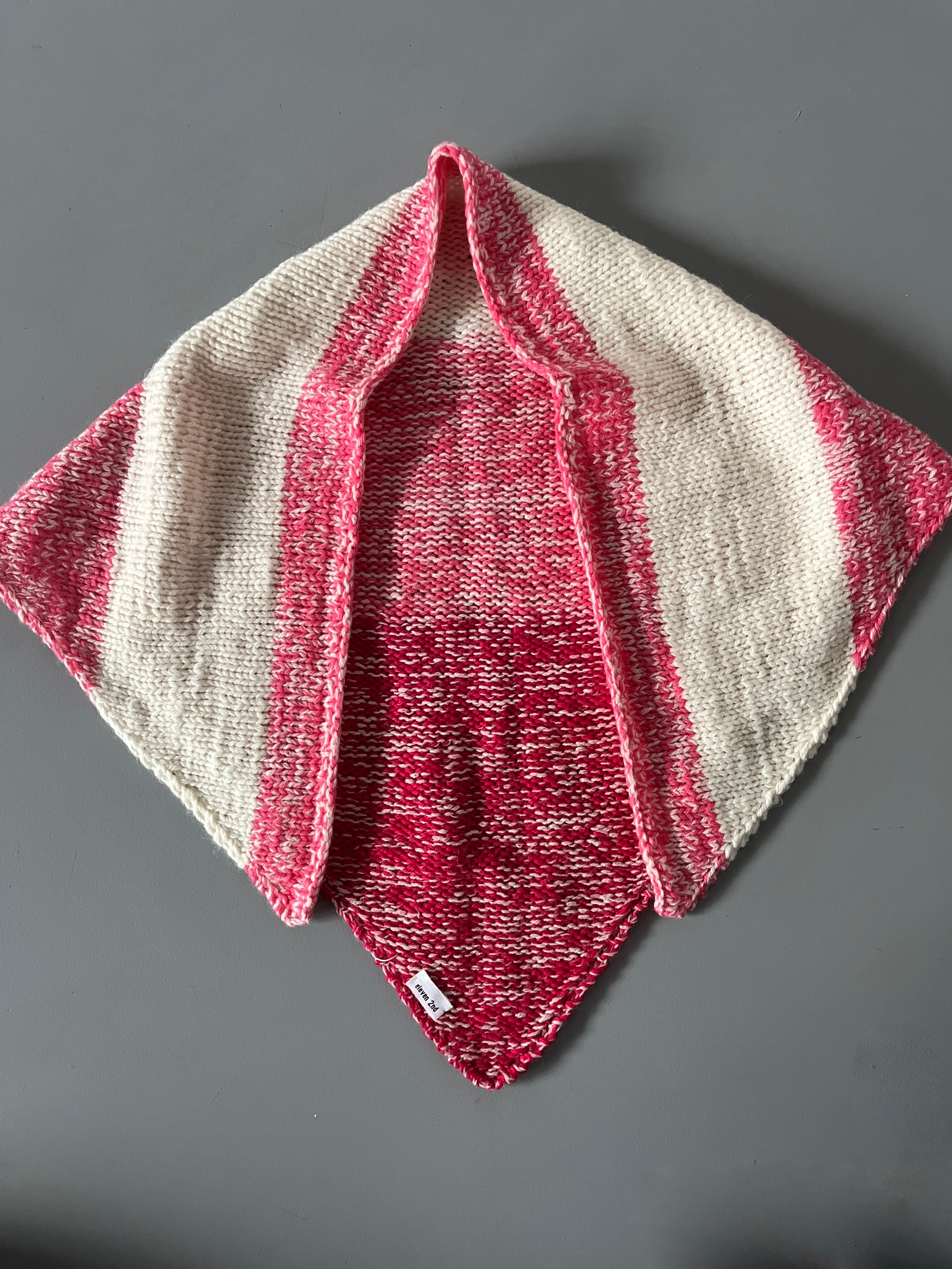 eleven 2nd イレブンセカンド　ボンボンマフラー　新品 eleven 2nd イレブンセカンド ボンボンマフラー 新品 eleven 2nd