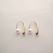 369P　パールティアドロップピアス