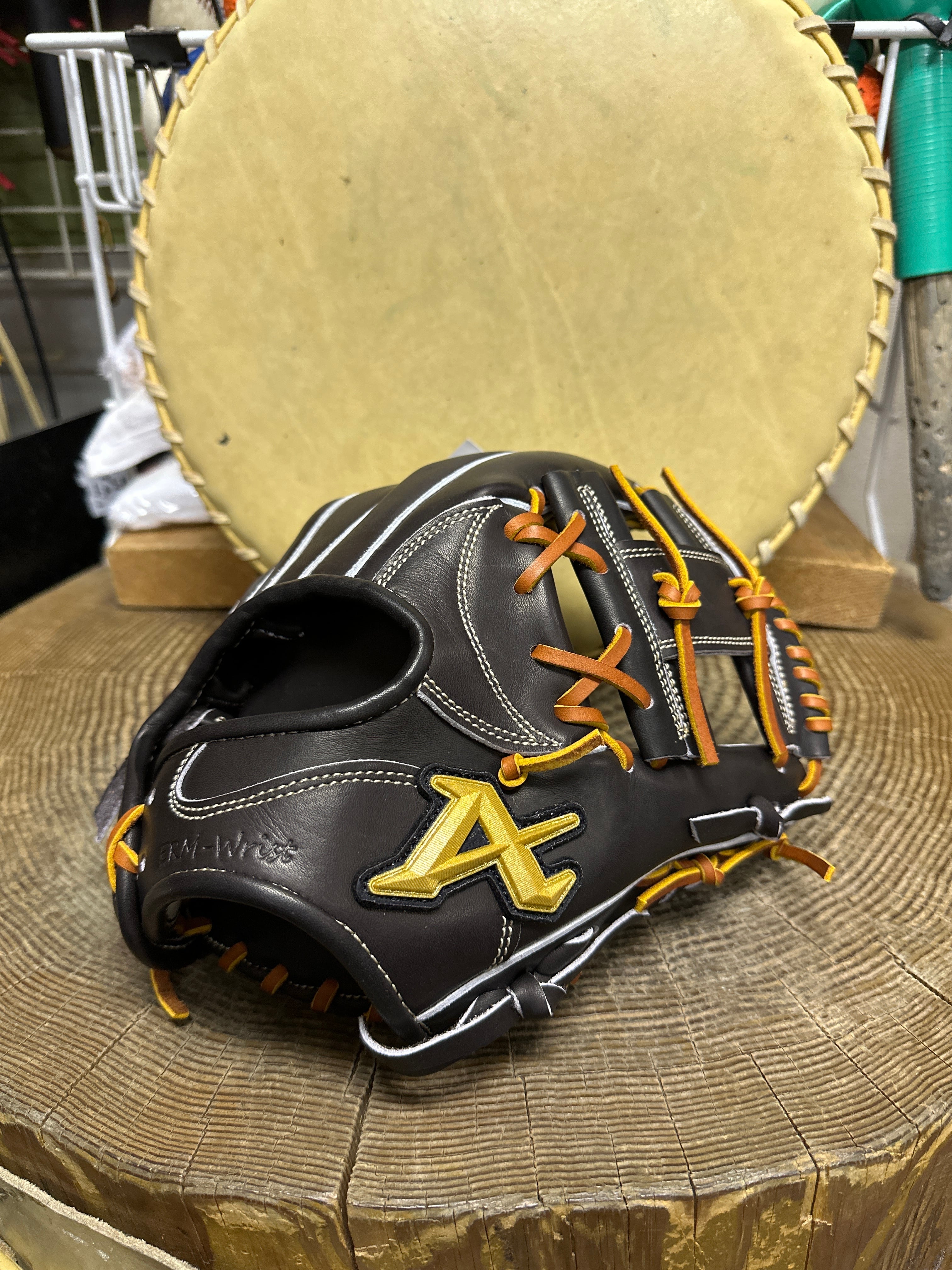 SAEKI(サエキ)【限定】硬式内野手用グローブ | カミスポーツ SAEKI(サエキ)【限定】硬式内野手用グローブ | カミスポーツ