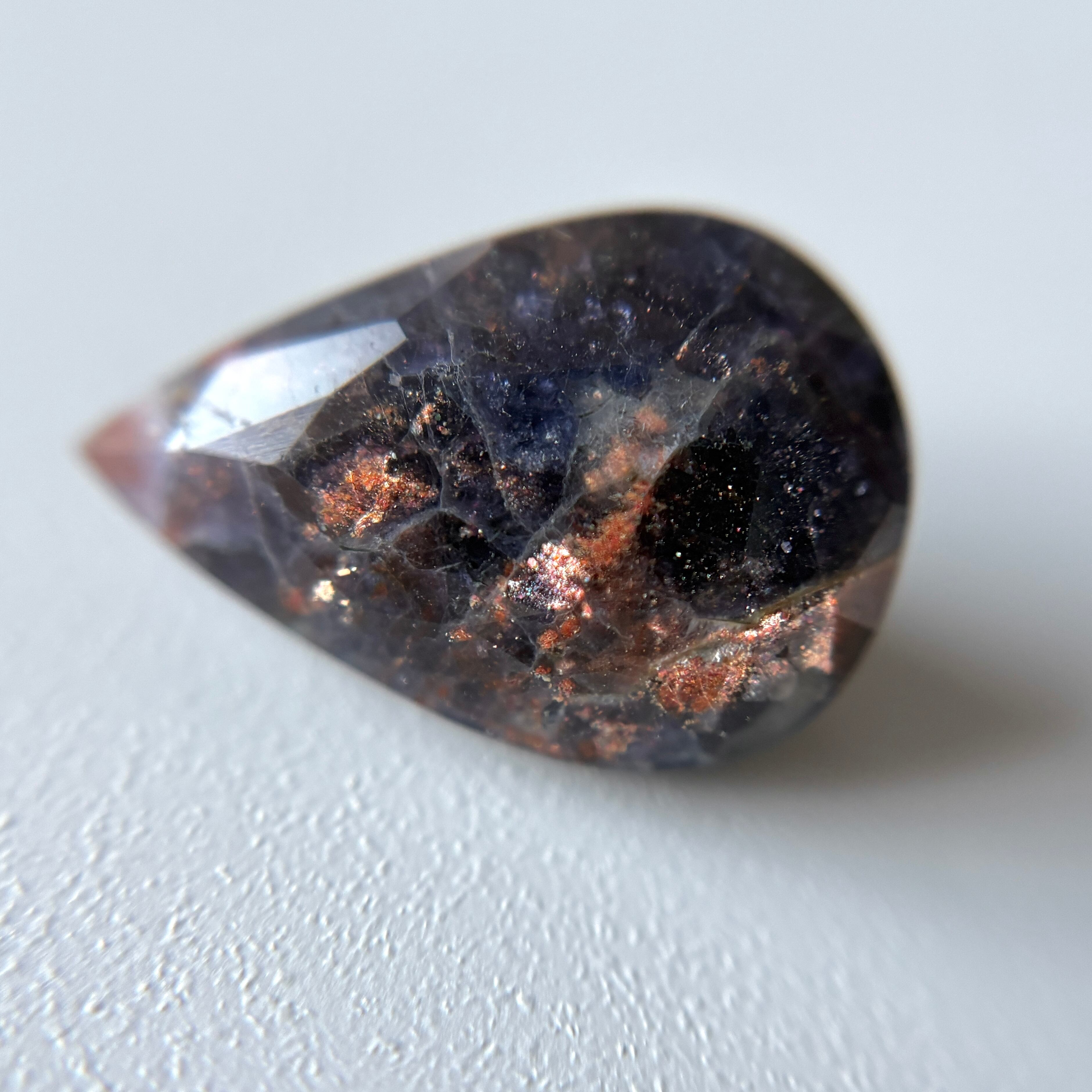 ハイグレード！アイオライトサンストーン15.5mm アイオライトサンストーン (ソ付) 10.53ct [01] | mit Stein