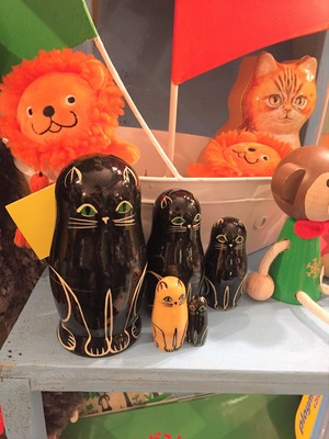 『黒猫白猫一家II』ロシア工房製　猫　マトリョーシカ　ハンドペイント　縁起物　キャット　cat　made in Russia