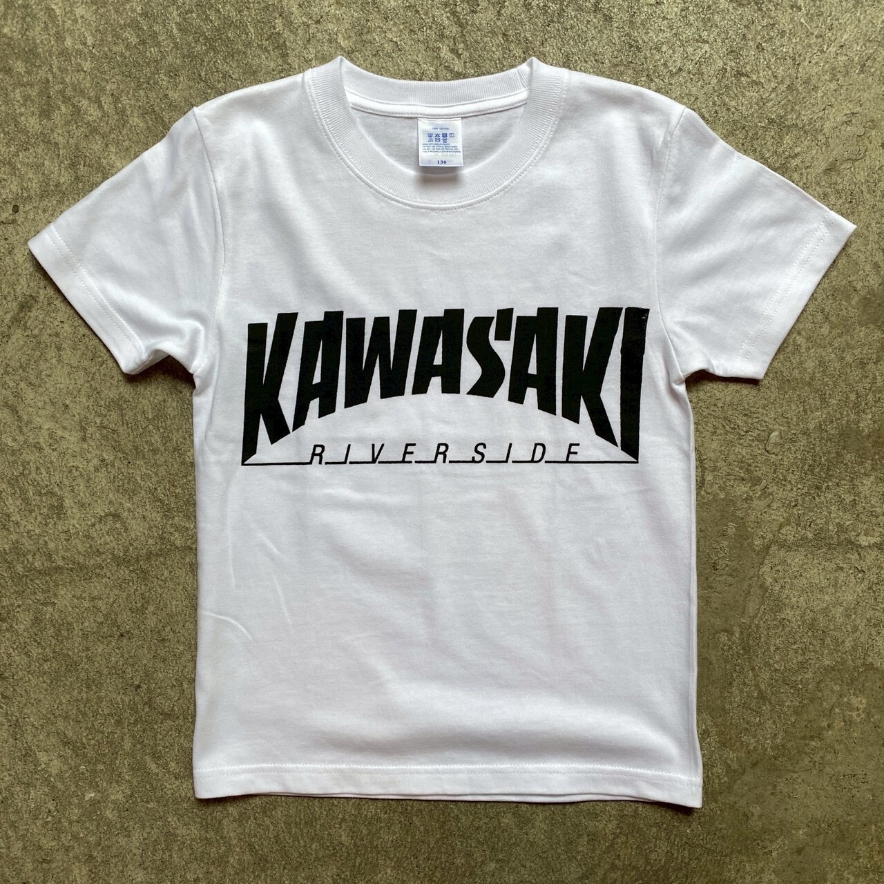 RIVERSIDE BASE 『KAWASAKI』KIDS T-SHIRTS WHITE