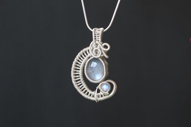 Moonstone silver925 wirewrapping pendant