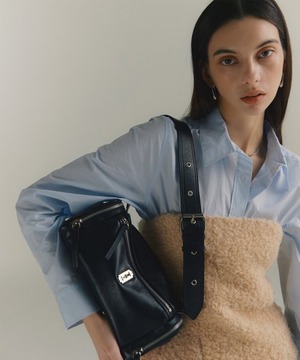 [VUNQUE] Perfec Multi Pocket Shoulder S Black