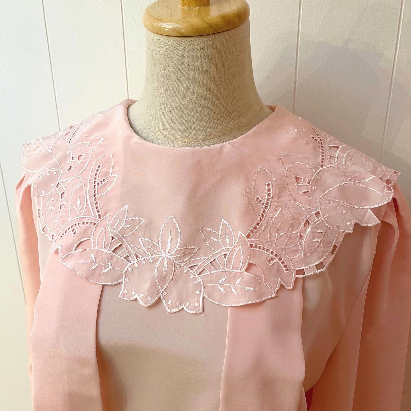 flower arch collar pink blouse