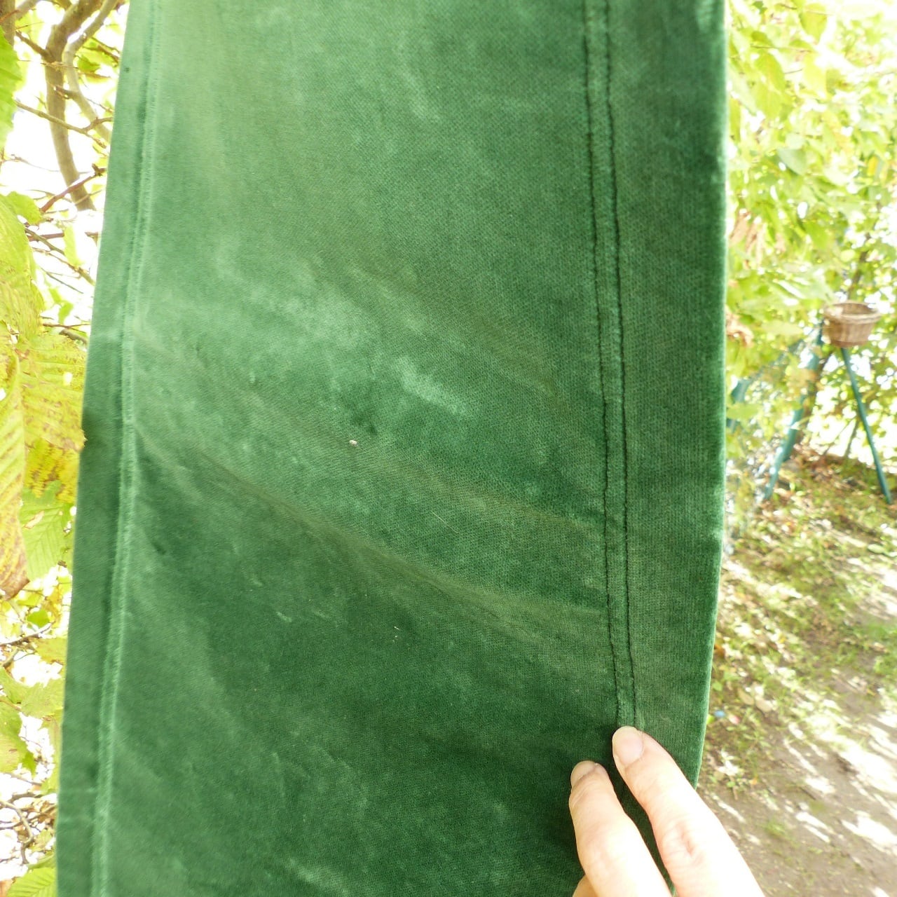 刺繍のタペストリー ベルプル ミディポワン ニードルポイント | こりす