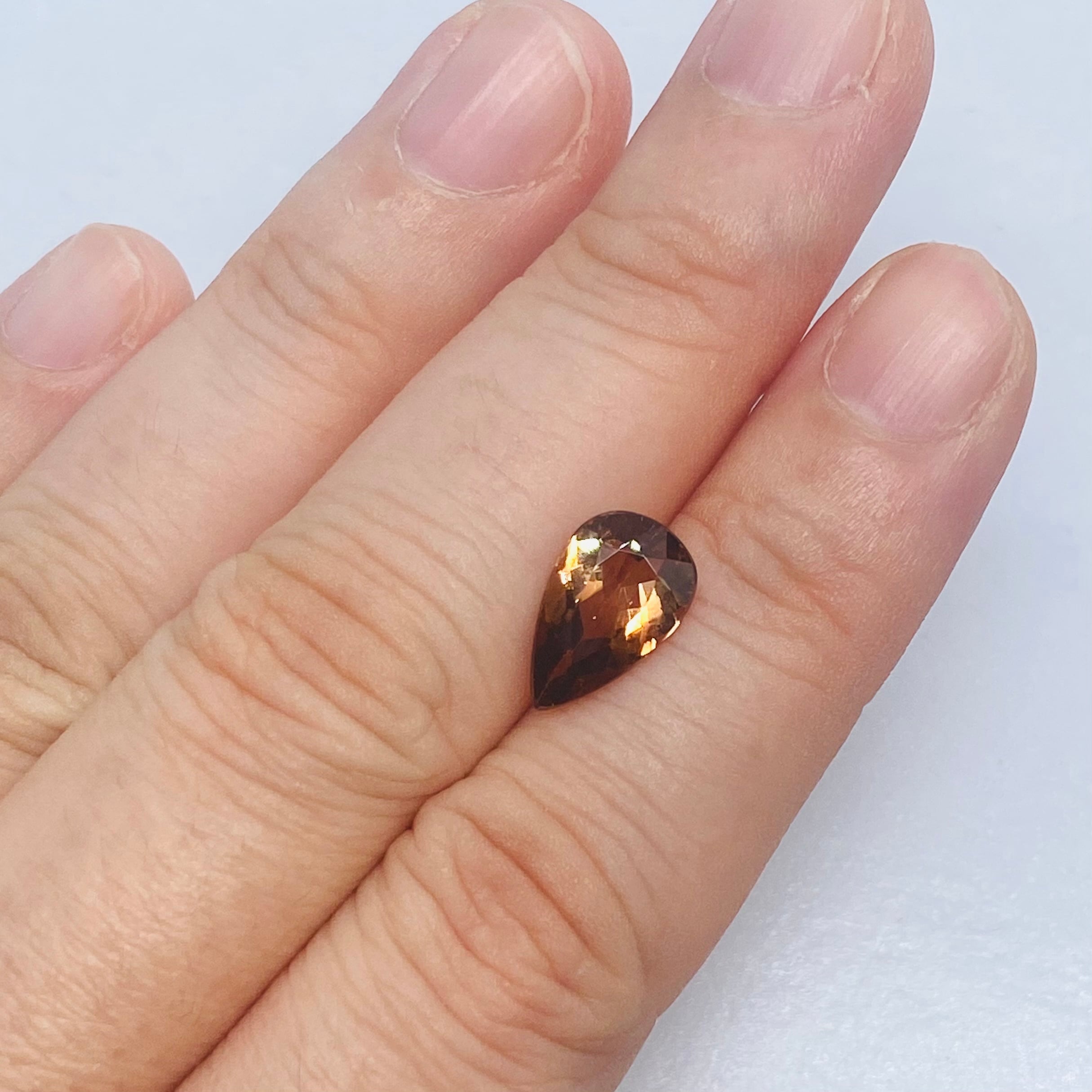 珍しいブラウン系グラデーションの大人トルマリン