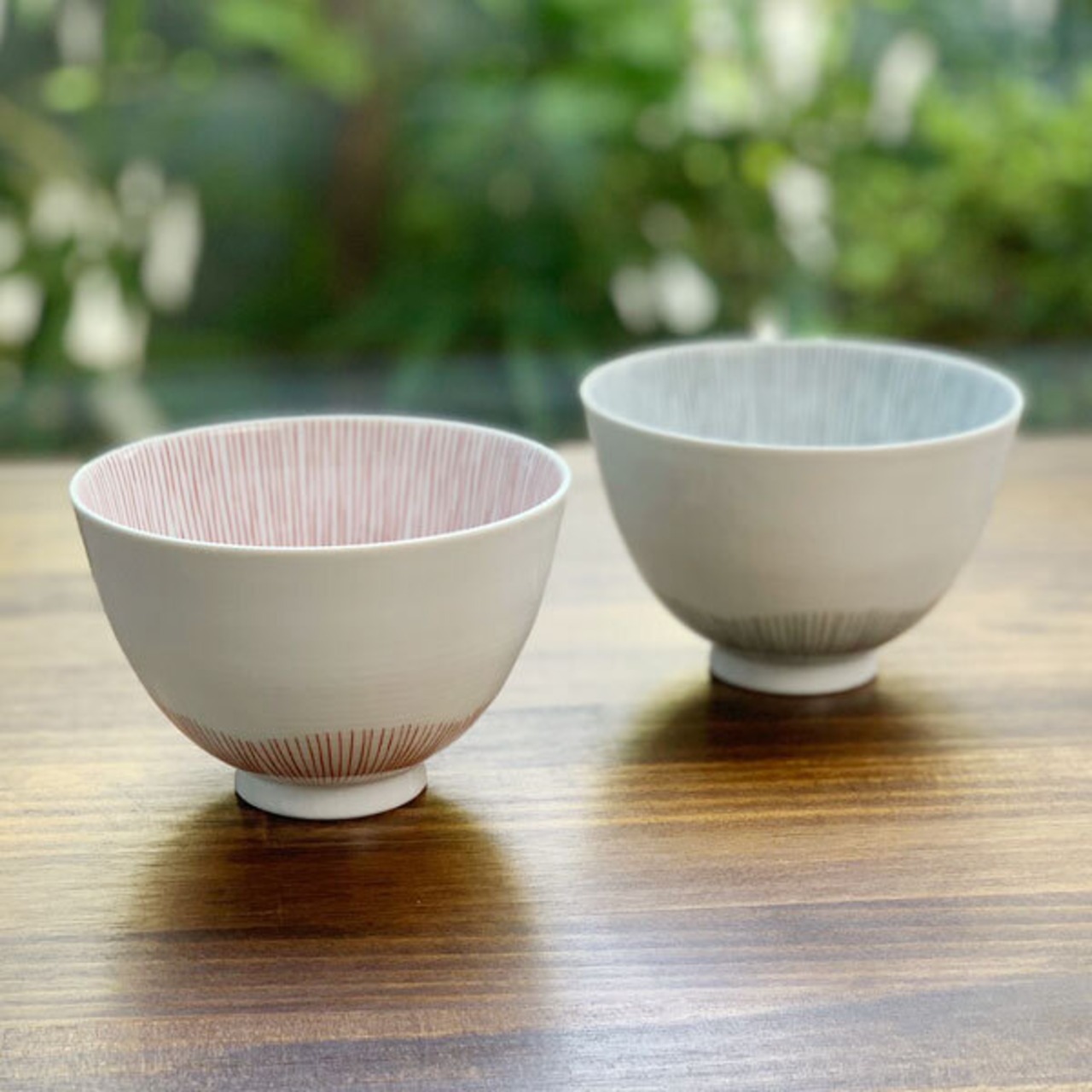 有田焼　高茶碗　錦小花糸十草（赤・黒）