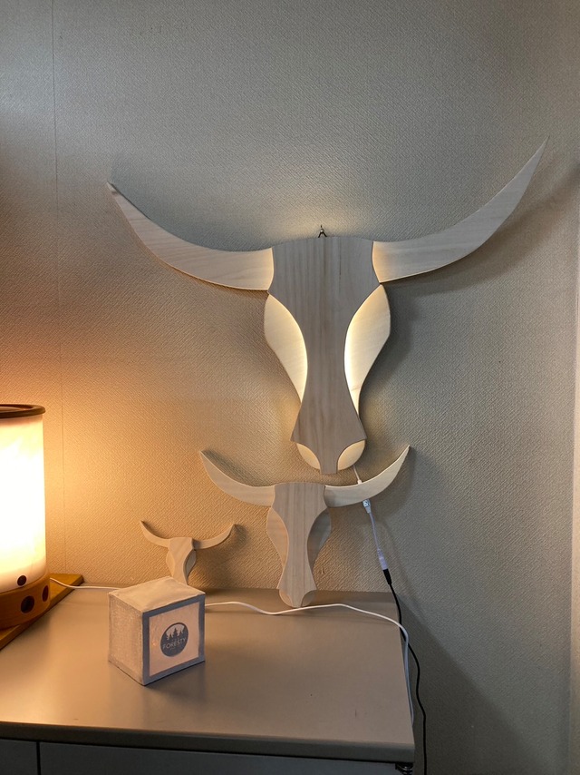 Water Buffalo:  水牛をモチーフにした手彫りの間接照明（ミディアム）