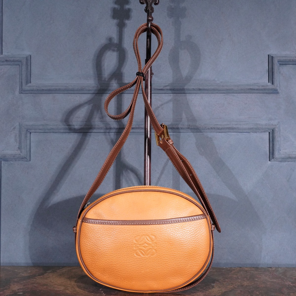 LOEWE ANAGRAM PATTERNED EMBOSSED DESIGN LEATHER SHOULDER BAG 