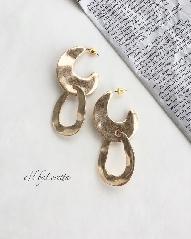 Thick oval hoop pierce  0017