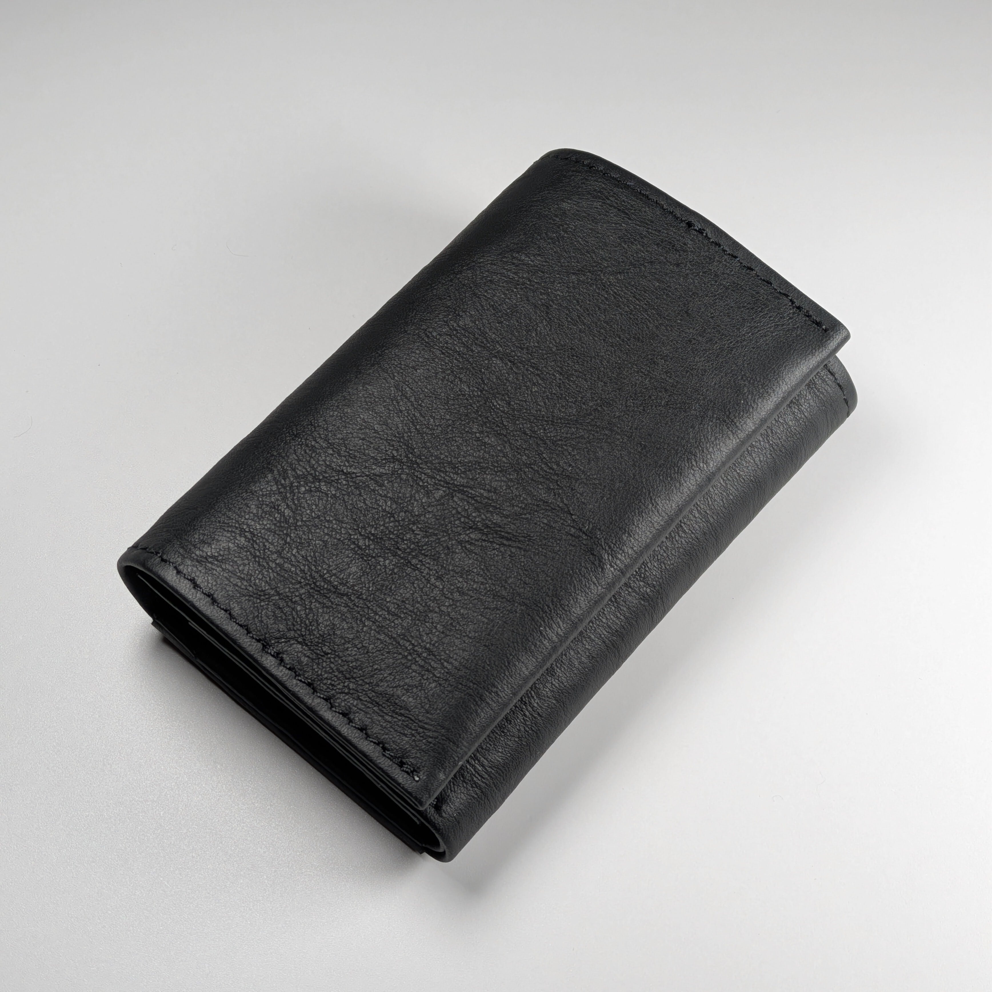 未使用　keel キール　ダイニーマレザー　本革　三つ折り財布　ブラック 未使用 keel キール ダイニーマレザー 本革 三つ折り財布 ブラック