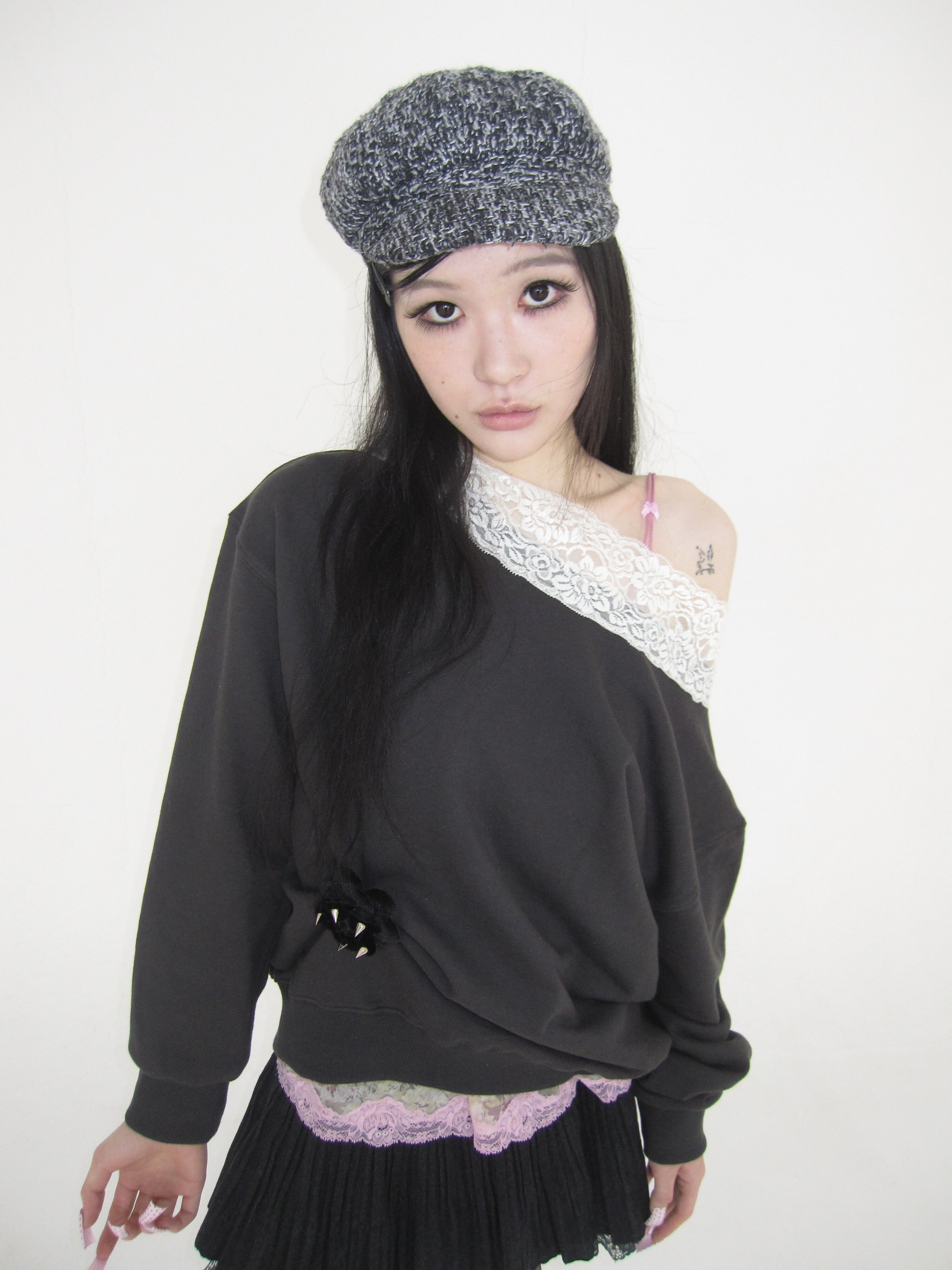 Dlys Off shoulder sweat shirts charcoal | n.k atelier