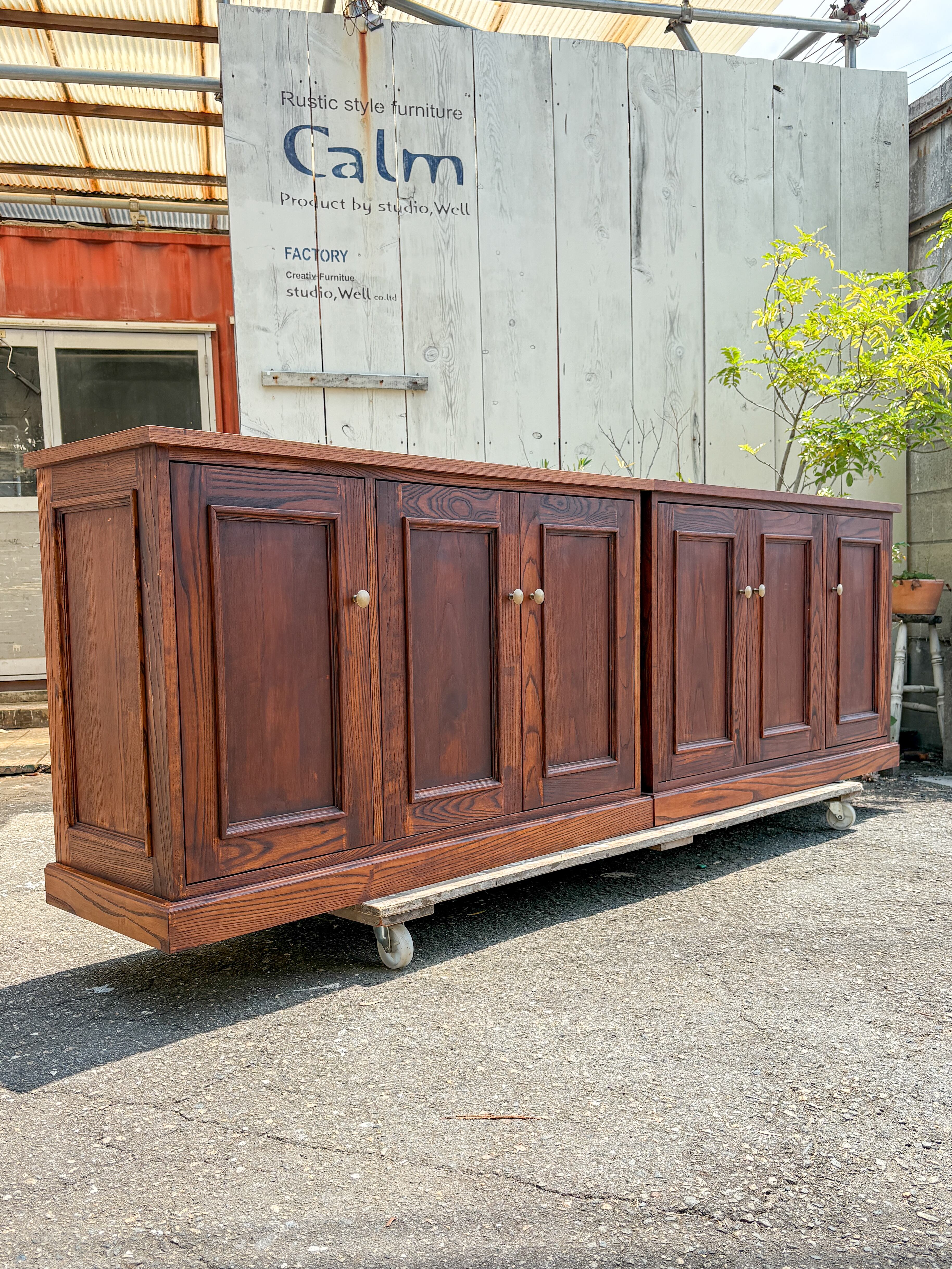 アッシュ材アンティークキャビネット (収納ディスプレイ家具・店舗什器)W2400 オーダーメイド家具