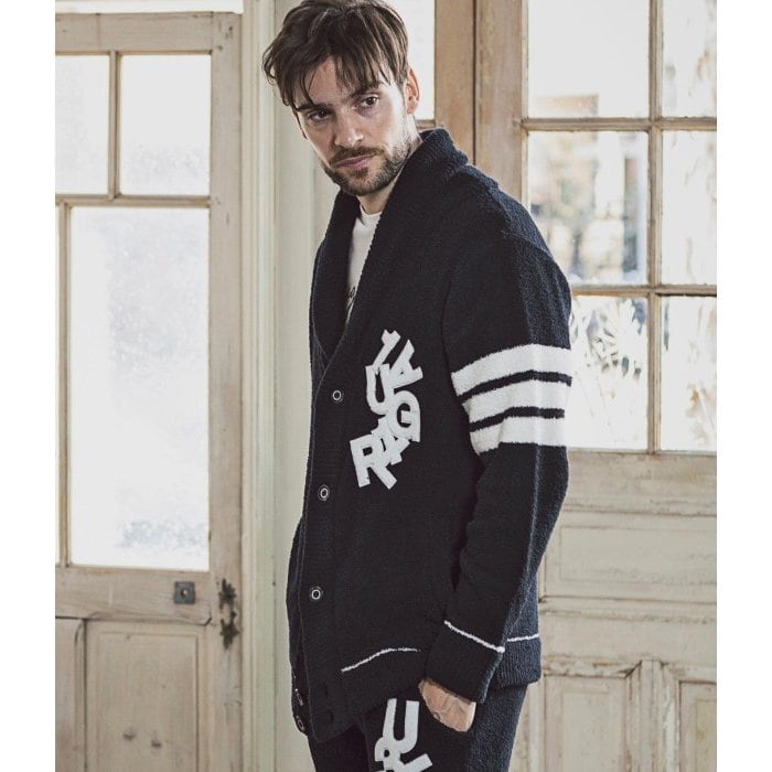 1PIU1UGUALE3 RELAX ウノピゥウノウグァーレトレ ロゴアップリケニット