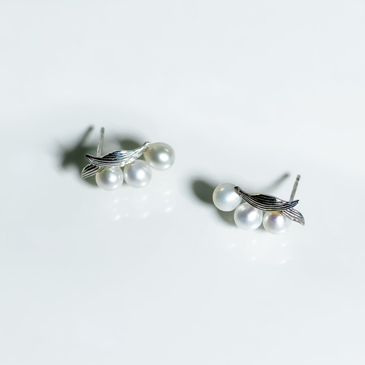 フランスアンティークシルバー鳥モチーフ ピアス 本真珠付き フランスアンティークシルバー鳥モチーフ ピアス 本真珠付き