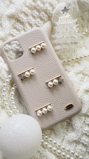 完成品　Three dots Pearls  スマホビジューカバー