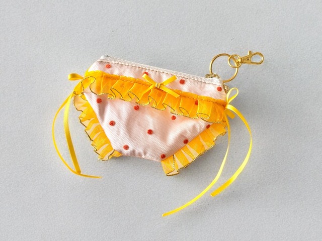 ちゃーむ　おパンツキーホルダー